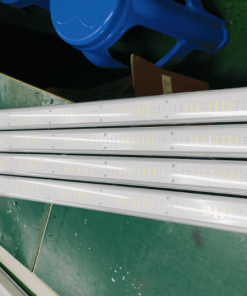 Low-wattage under-canopy plant light with 380 LEDs.